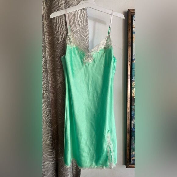 Victoria’s Secret Chemise Gown Green Satin Lace Lingerie Slip Sz Large NWT - Picture 1 of 11